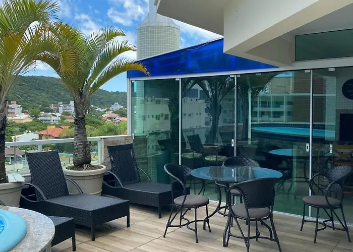 Cobertura Com Piscina Em Bombinhas Sc
